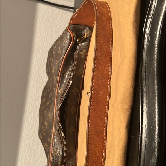 Louis Vuitton Brown Monogram Shoulder Bag - Picture 12 of 14